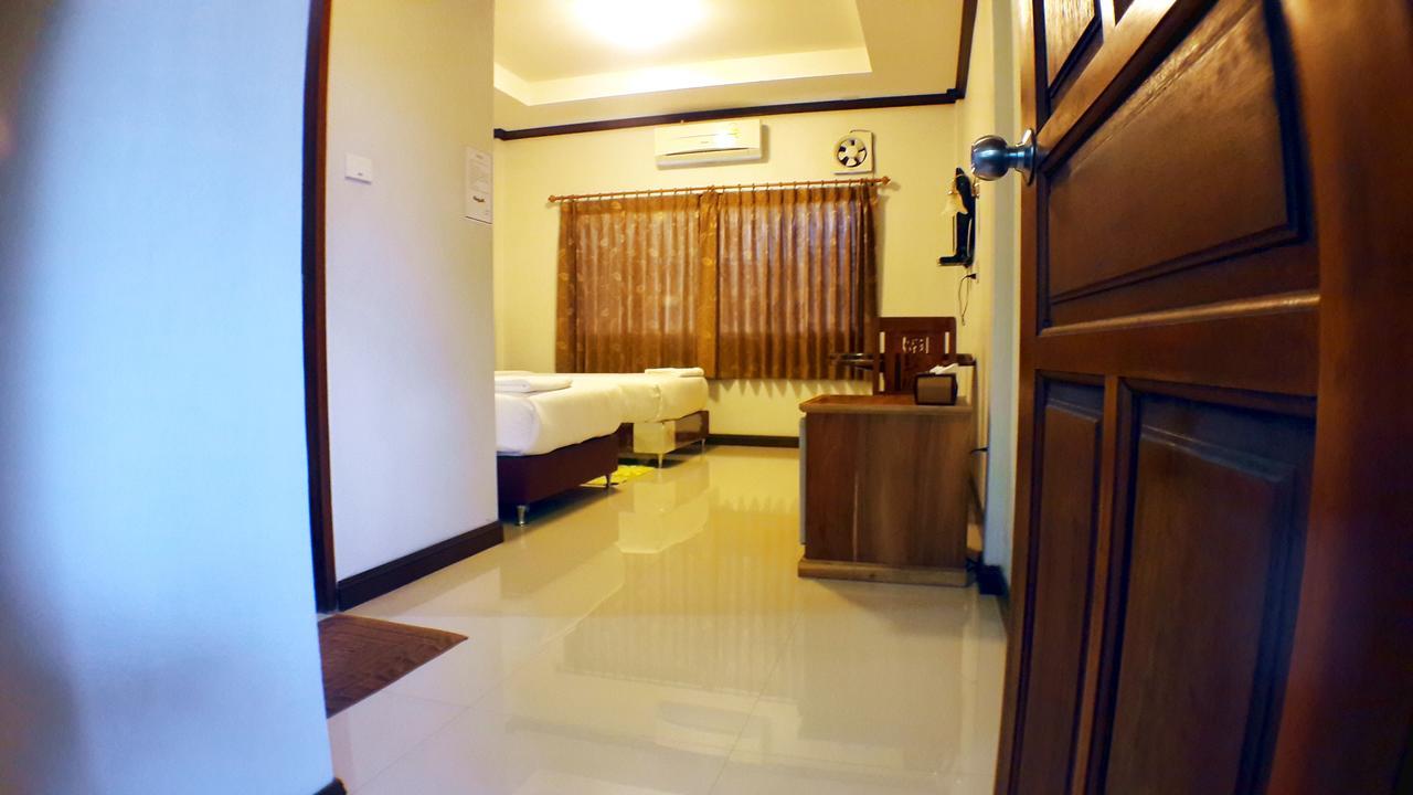 Khum Nakhon Hotel Nakhon Si Thammarat Esterno foto