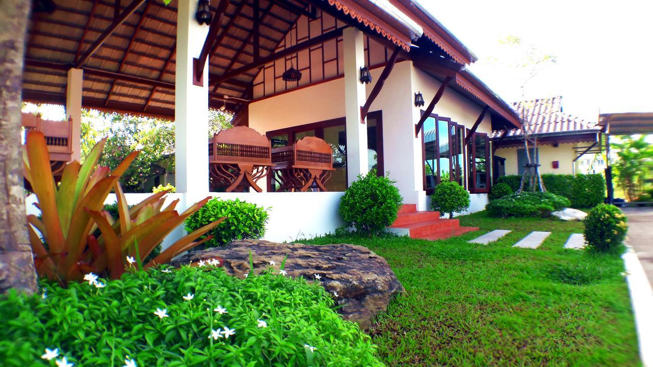 Khum Nakhon Hotel Nakhon Si Thammarat Esterno foto