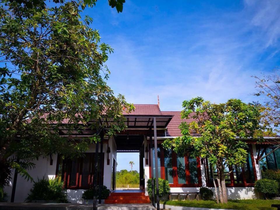 Khum Nakhon Hotel Nakhon Si Thammarat Esterno foto