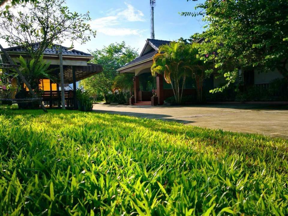 Khum Nakhon Hotel Nakhon Si Thammarat Esterno foto
