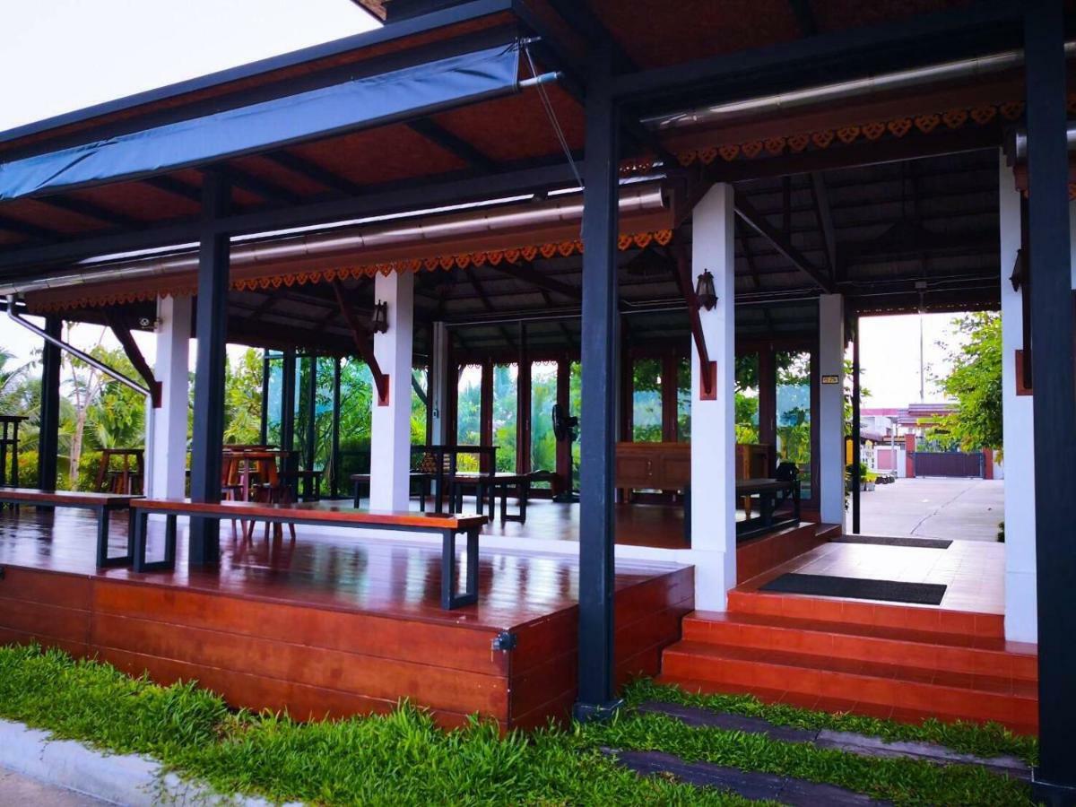 Khum Nakhon Hotel Nakhon Si Thammarat Esterno foto